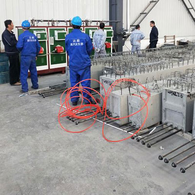 <b>浩兰建筑现场使用鑫达能500kg燃气蒸汽发生器</b>