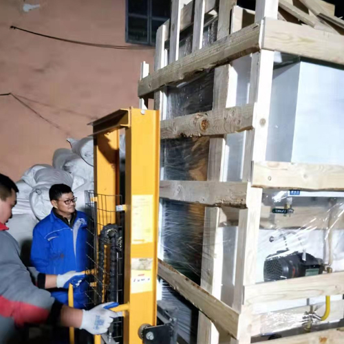 10月23日两台96kw的<a href='http://www.jsxdn.cn/dianre' target='_blank'><u>电加热蒸汽发生器</u></a>发往无锡